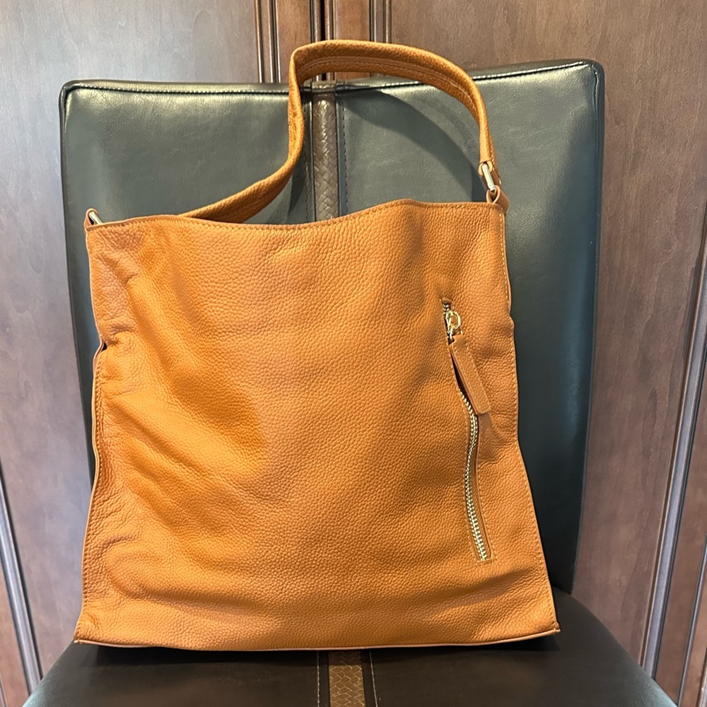 Tote Le Monde - tan, never used. Perfect condition.